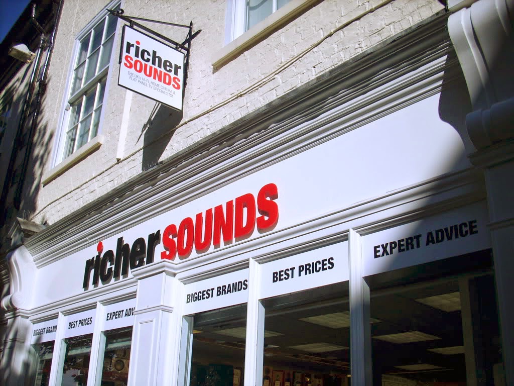 UK RETAILER RICHERSOUNDS CARDING METHOD